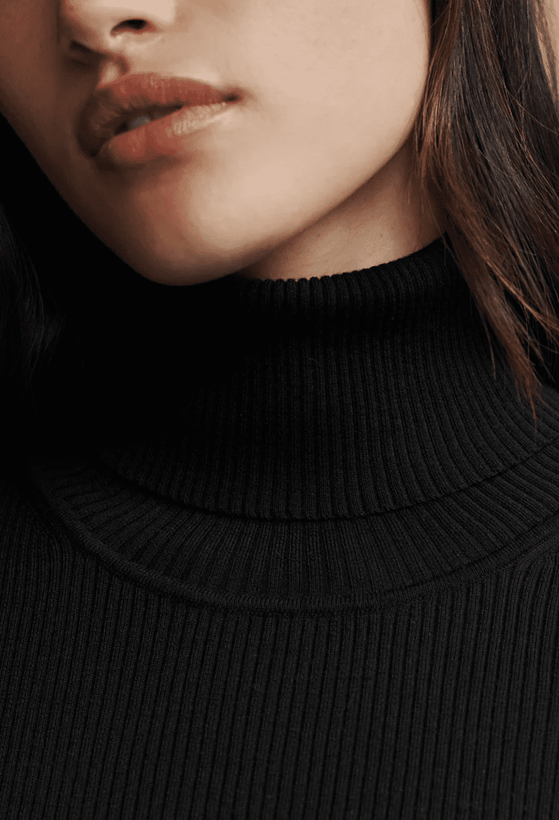 KNITTURTLENECKDETAIL